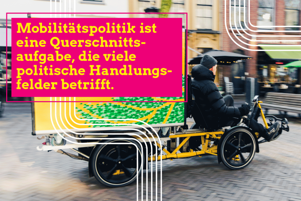 KI generiert: Das Bild zeigt eine Person, die ein Lastenfahrrad fährt, mit einem Textkasten, der darauf hinweist, dass Mobilitätspolitik eine Querschnittsaufgabe ist. Das Bild vermittelt eine Botschaft über die Wichtigkeit der Mobilitätspolitik in verschiedenen politischen Bereichen.